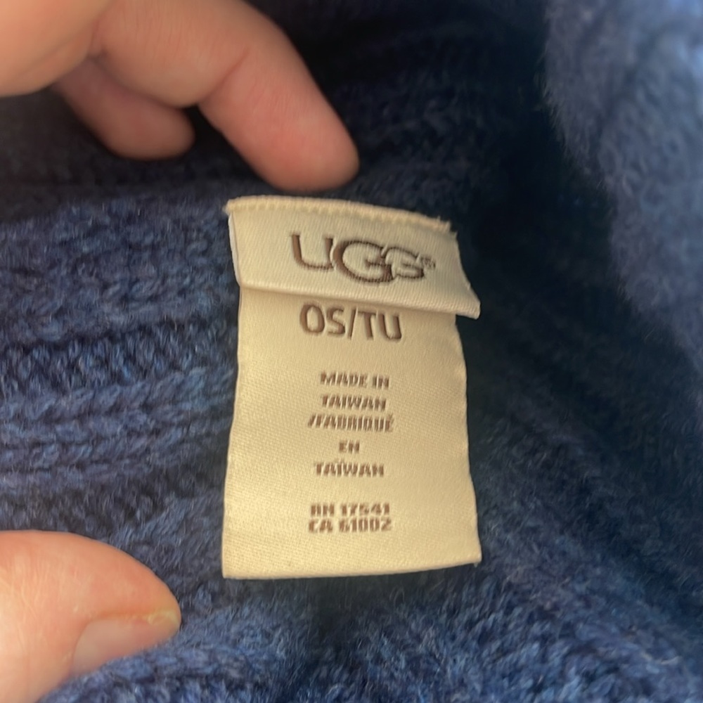UGG Blue Navy Beanie Hat -Solid Rib One Size - Picture 2 of 6